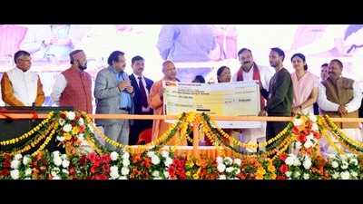 People are witnessing the change in Agra, said CM Yogi Adityanath on Monday. (HT Photo) People are witnessing the change in Agra, said CM Yogi Adityanath on Monday. (HT Photo)