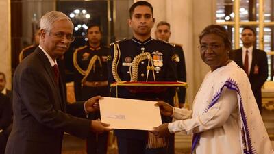 Bangladesh high commissioner Md Mustafizur Rahman presents his credentials to President Droupadi Murmu at the Rashtrapati Bhavan on Monday. (Twitter Photo) Bangladesh high commissioner Md Mustafizur Rahman presents his credentials to President Droupadi Murmu at the Rashtrapati Bhavan on Monday. (Twitter Photo)