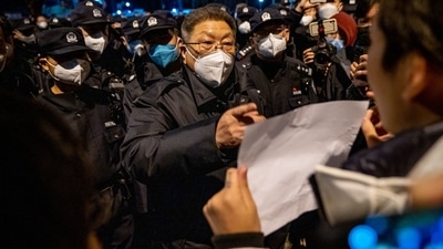 Amid the protest, China's major stock indexes opened down sharply on Monday. (Bloomberg) Amid the protest, China's major stock indexes opened down sharply on Monday. (Bloomberg)