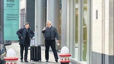 Vivek Kapoor, representing PNB told the court that Nanda (right) has failed to disclose all his bank accounts and statements among several other discrepancies. Nanda’s lawyer Paul Dipre countered that his client has truthfully submitted all the information that was sought by the bank. (HT PHOTO)