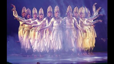 The musical show titled 18 Days: Dusk Of An Era portrays the battle of Mahabharata though multiple dance forms such as Bharatanatyam and Kathak. The musical show titled 18 Days: Dusk Of An Era portrays the battle of Mahabharata though multiple dance forms such as Bharatanatyam and Kathak.