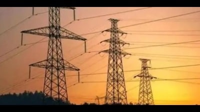 Current cumulative deficit of the five U.P. discoms has reached  ₹1 lakh crore, said chief of U.P. Rajya Vidyut Upbhokta Parishad. (HT Photo)