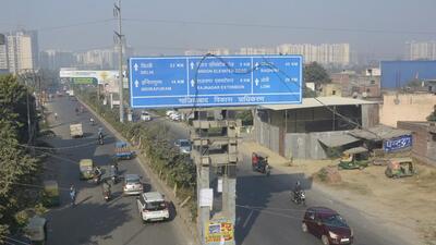 Ghaziabad, India - November 27 2022: This is Raj Nagar Extension Road from where traffic keeps coming from Mohan Nagar Hindon in Ghaziabad , India on Sunday, November 27 . 2022. (Photo by Sakib Ali /Hindustan Times) Ghaziabad, India - November 27 2022: This is Raj Nagar Extension Road from where traffic keeps coming from Mohan Nagar Hindon in Ghaziabad , India on Sunday, November 27 . 2022. (Photo by Sakib Ali /Hindustan Times)
