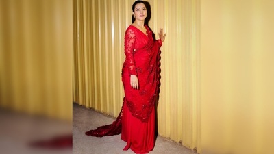 Kajol has never failed to impress the fashion critics with her sartorial style choices, especially traditional wears. (Instagram/@kajol) Kajol has never failed to impress the fashion critics with her sartorial style choices, especially traditional wears. (Instagram/@kajol)