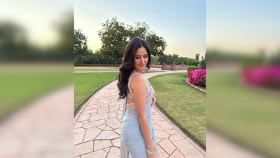 Katrina Kaif's saree features sequined work and a broad embellished border. (Instagram/@katrinakaif) Katrina Kaif's saree features sequined work and a broad embellished border. (Instagram/@katrinakaif)