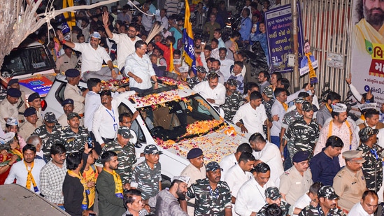 Delhi Chief Minister and AAP Convener Arvind Kejriwal in Surat.(PTI Photo)