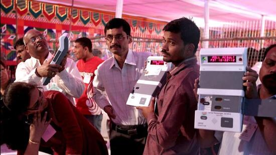 Kolkata accounted for the second-highest numbers of bonds sold, with a total value of ₹2,387 crore. In terms bonds encashed, the city stood third with ₹1,022 crore worth bonds encashed. (HT File Photo)