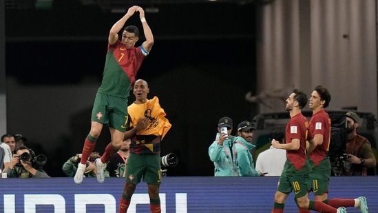 POR vs URU Live Score: Portugal face Uruguay in their FIFA World Cup 2022 match, in Qatar.(AP) POR vs URU Live Score: Portugal face Uruguay in their FIFA World Cup 2022 match, in Qatar.(AP)