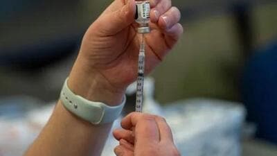 Centre told SC that the concept of informed consent is inapplicable to voluntary use of drug such as vaccine. (File image) Centre told SC that the concept of informed consent is inapplicable to voluntary use of drug such as vaccine. (File image)