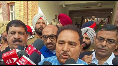 Former deputy chief minister OP Soni interacting with the media after appearing before the Vigilance Bureau in a disproportionate assets case in Amritsar on Tuesday. (Sameer Sehgal/HT) Former deputy chief minister OP Soni interacting with the media after appearing before the Vigilance Bureau in a disproportionate assets case in Amritsar on Tuesday. (Sameer Sehgal/HT)
