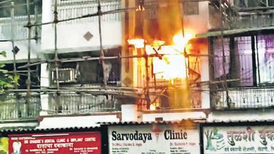 Kalyan fire: Cop jumps into balcony to rescue six of family Kalyan fire: Cop jumps into balcony to rescue six of family
