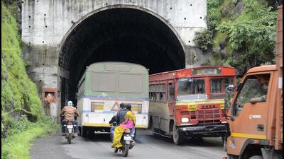 Authorities have diverted traffic in old Katraj ghat road from December 3 due to ongoing roadworks. (HT F ILE)