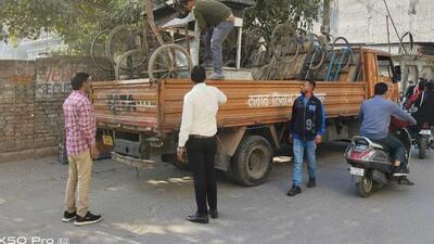 Ludhiana municipal corporation (MC), along with the police, organised anti-encroachment drives in the areas on Wednesday and confiscated material kept along the roadside. (HT PHOTO)