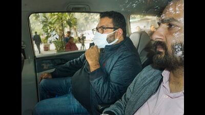 New Delhi: Buddy Retail Pvt Limited Director Amit Arora being produced at the Rouse Avenue court in connection with the alleged Delhi Excise Policy scam, in New Delhi, Wednesday, Nov. 30, 2022. (PTI Photo) (PTI11_30_2022_000130A) (PTI) New Delhi: Buddy Retail Pvt Limited Director Amit Arora being produced at the Rouse Avenue court in connection with the alleged Delhi Excise Policy scam, in New Delhi, Wednesday, Nov. 30, 2022. (PTI Photo) (PTI11_30_2022_000130A) (PTI)