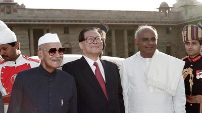 Visiting Chinese President Jiang Zemin (centre) poses with Indian President Shankar Dayal Sharma (left) and Prime Minister H.D. Deve Gowda in 1996. (AFP/file) Visiting Chinese President Jiang Zemin (centre) poses with Indian President Shankar Dayal Sharma (left) and Prime Minister H.D. Deve Gowda in 1996. (AFP/file)