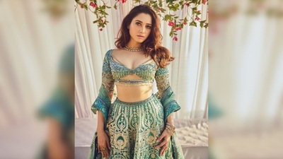 Tamannaah Bhatia paired her contemporary lehenga set with kundan choker and bangles. (Instagram/@tamannaahspeaks) Tamannaah Bhatia paired her contemporary lehenga set with kundan choker and bangles. (Instagram/@tamannaahspeaks)