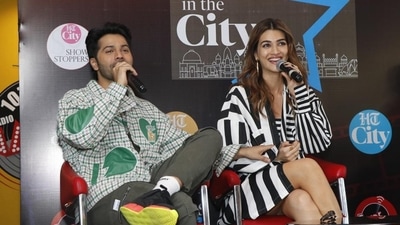 Kriti Sanon and Varun Dhawan are seen together in Bhediya. Kriti Sanon and Varun Dhawan are seen together in Bhediya.
