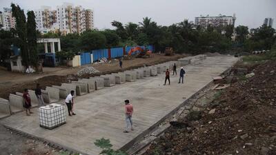 The Katraj-Kondhwa road which sees the movement of heavy vehicles, is one of the busiest stretches in Pune, connecting the southern and eastern parts of the city. With the area witnessing huge real estate development, movement of commuters has increased amid people often facing traffic jams. (HT FILE PHOTO) The Katraj-Kondhwa road which sees the movement of heavy vehicles, is one of the busiest stretches in Pune, connecting the southern and eastern parts of the city. With the area witnessing huge real estate development, movement of commuters has increased amid people often facing traffic jams. (HT FILE PHOTO)