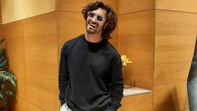 Vidyut Jammwal shared a video of him doing tightrope walking. Vidyut Jammwal shared a video of him doing tightrope walking.