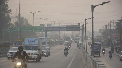 There are 40,603 vehicles in Ghaziabad that run on diesel and are more than 10 years old, and 224,537 vehicles running on petrol that are over 15 years old. (Sakib Ali/HT Photo)