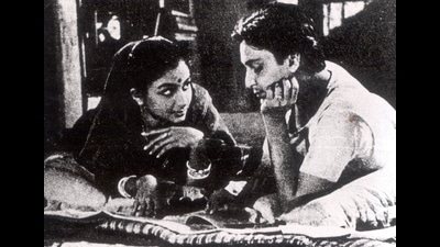 Sharmila Tagore and Saumitra Chatterjee in Apur Sansar directed by Satyajit Ray. (HT Photo) Sharmila Tagore and Saumitra Chatterjee in Apur Sansar directed by Satyajit Ray. (HT Photo)