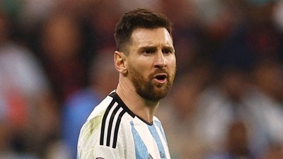 Argentina's Lionel Messi reacts during a match (REUTERS)