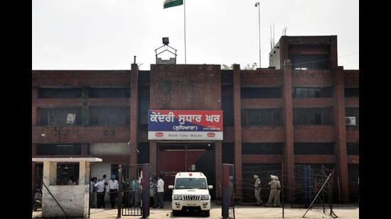 The two inmates went to court complex for hearing of their respective cases on Monday, where they procured phones from their aides, officials said. (HT File)