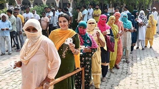 The first phase of polls in Gujarat saw a voter turnout of 68%.