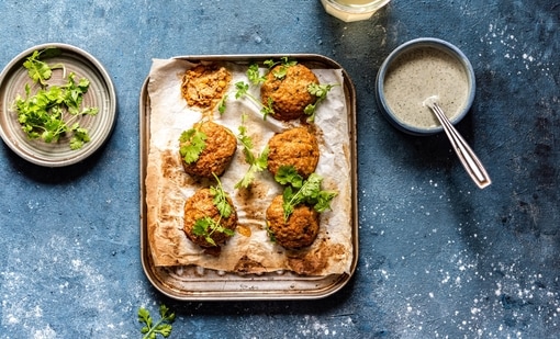 Fritters have an amazing ability to make you forget that you are in fact eating veggies, which are supplemented with cheese, herbs, and spices. (Unsplash)