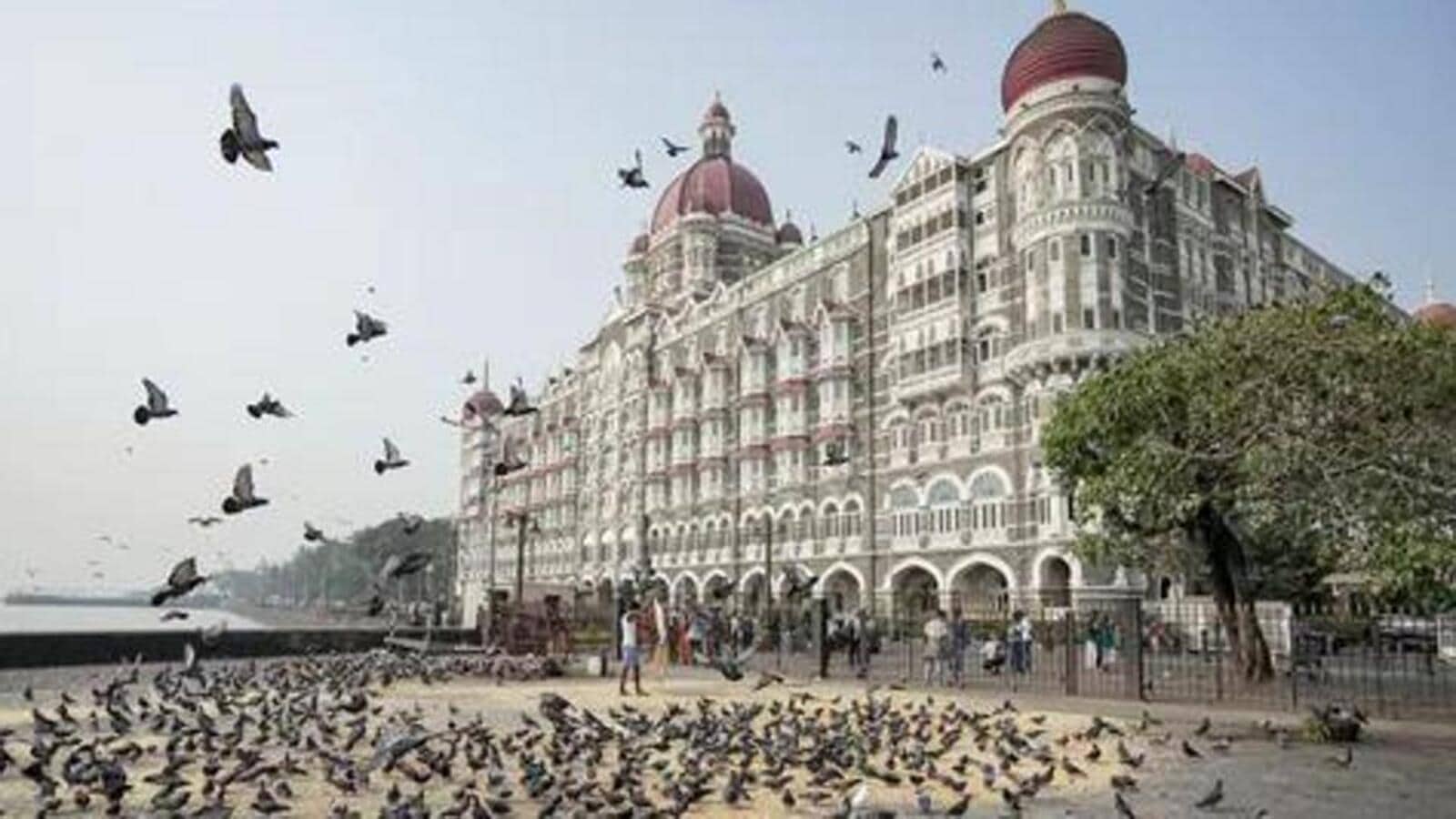 नए साल के जश्न से पहले मुंबई पुलिस ने गेटवे ऑफ इंडिया और होटल ताज पैलेस के पास बढ़ाई सुरक्षा