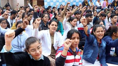 The MBBS students continued their strike at the Post-Graduate Institute of Medical Sciences (PGIMS) here on Friday but the Resident Doctors’ Association (RDA), who have been supporting the protesters, has withdrawn their strike and resumed services at out-patient department and other wards of elective surgeries. (Manoj Dhaka/HT) The MBBS students continued their strike at the Post-Graduate Institute of Medical Sciences (PGIMS) here on Friday but the Resident Doctors’ Association (RDA), who have been supporting the protesters, has withdrawn their strike and resumed services at out-patient department and other wards of elective surgeries. (Manoj Dhaka/HT)