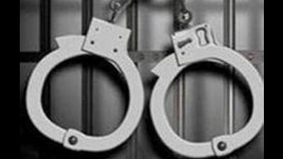 In the second case, a gym owner, Rakesh Kumar alias Bunty of Haidon Bet village, Machhiwara, Ludhiana, was arrested with 25-kg poppy husk. (HT FILE PHOTO)