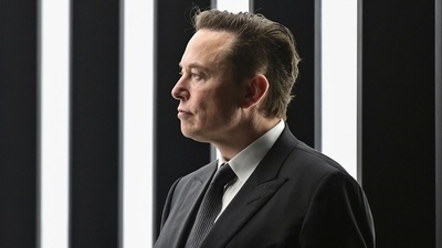 Musk said the first two applications in people would be restoring vision and helping people with little or no ability to operate their muscles rapidly use digital devices. ( AP) Musk said the first two applications in people would be restoring vision and helping people with little or no ability to operate their muscles rapidly use digital devices. ( AP)