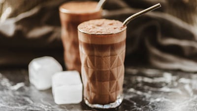2. A Vegan Hot Chocolate - Both the fibre and calorie content of this vegan hot chocolate is high. Salt, cocoa powder, flour and cane sugar are all combined in a whisk. In a saucepan, warm the vanilla bean milk. Mix the cocoa mixture well before adding some hot milk. Then, boil the milk for five minutes while the cocoa mixture is in the pan. Prior to serving, allow it to settle for 10 to 15 minutes. (Chef Megha Jhunjhunwala) 2. A Vegan Hot Chocolate - Both the fibre and calorie content of this vegan hot chocolate is high. Salt, cocoa powder, flour and cane sugar are all combined in a whisk. In a saucepan, warm the vanilla bean milk. Mix the cocoa mixture well before adding some hot milk. Then, boil the milk for five minutes while the cocoa mixture is in the pan. Prior to serving, allow it to settle for 10 to 15 minutes. (Chef Megha Jhunjhunwala)