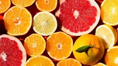 Citrus fruits: Eat citrus fruits or drink juices daily to reduce vaginal odour. Citrus fruit juice or detox water will help maintain the body's pH balance and prevent microbial infection and itching in the vagina. (Shutterstock) Citrus fruits: Eat citrus fruits or drink juices daily to reduce vaginal odour. Citrus fruit juice or detox water will help maintain the body's pH balance and prevent microbial infection and itching in the vagina. (Shutterstock)