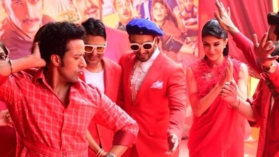 Anil Charanjeett dances ahead of the Cirkus trailer launch while Jacqueline Fernandez claps for him. (Varinder Chawla) Anil Charanjeett dances ahead of the Cirkus trailer launch while Jacqueline Fernandez claps for him. (Varinder Chawla)