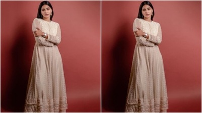Aishwarya also keeps slaying festive fashion for us – here's a picture of the actor decked up in a white ensemble with silver details and a silver zari border. (Instagram/@aishu__)