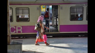 Daily, around 30,000 passengers – mainly students and officegoers - travel on Pune-Lonavla route. (HT file photo)