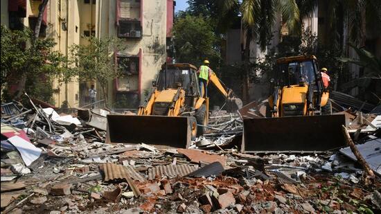Earlier this week, Chitra Wagh, state president, BJP Maharashtra Mahila Morcha had demanded the demolition of the church. She had also blamed the deputy municipal commissioner of the ward, Amrish Patnigere, for inaction. (Bachchan Kumar/ HT PHOTO)