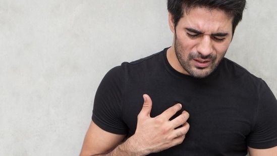 2. Acid Reflux: If you are constantly having acidity and are unable to carry out your daily activities with ease then it can be due to stomach cancer. Are you aware? Acidity is one of the prominent symptoms of this type of cancer.&nbsp;(Shutterstock)