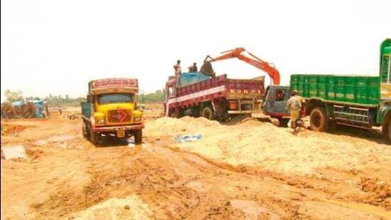 Bihar is among the top two states as far as availability of sand is concerned, with reserves in 29 of the 38 districts. File Photo (HT file)