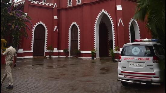 According to a report by People’s Union for Civil Liberties, Karnataka reported 39 incidents of hate crimes against the Christian community in 2021. (HT File Photo)