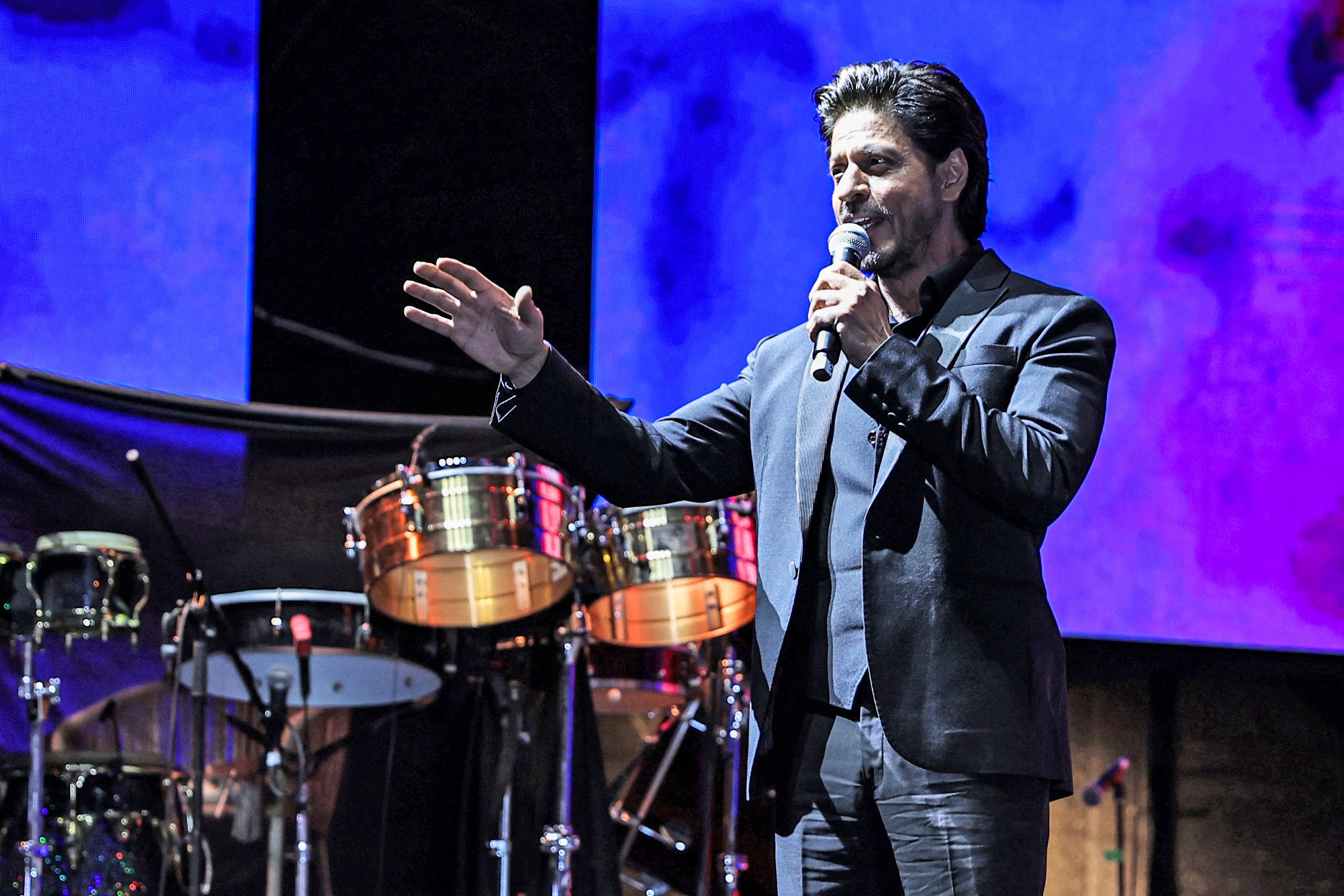 A handout picture released by the Red Sea International Film Festival (RSFF) shows Shah Rukh Khan addressing fans at the corniche in Saudi Arabia's Red Sea coastal city of Jeddah on December 1, 2022. (AFP) (AFP) A handout picture released by the Red Sea International Film Festival (RSFF) shows Shah Rukh Khan addressing fans at the corniche in Saudi Arabia's Red Sea coastal city of Jeddah on December 1, 2022. (AFP) (AFP)