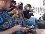 Young Pakistani fan gets free tickets for cricket match.(Twitter/@BarmyArmy) Young Pakistani fan gets free tickets for cricket match.(Twitter/@BarmyArmy)