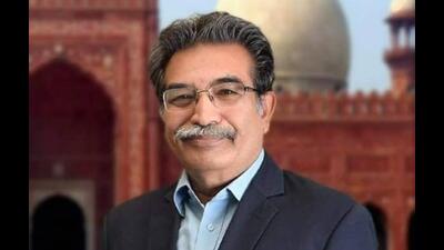 Storyteller Zubair Ahmad outside Lahore’s Badshahi Masjid. (HT File) Storyteller Zubair Ahmad outside Lahore’s Badshahi Masjid. (HT File)