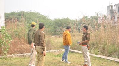 Ghaziabad, India - December 03, 2022: Ghaziabad police inspecting the area where the body of the 5-year-old girl was found in the woods, in Ghaziabad, India on Saturday, December 03, 2022. (Photo by Sakib Ali /Hindustan Times) Ghaziabad, India - December 03, 2022: Ghaziabad police inspecting the area where the body of the 5-year-old girl was found in the woods, in Ghaziabad, India on Saturday, December 03, 2022. (Photo by Sakib Ali /Hindustan Times)