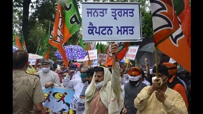The 16 Punjab BJP leaders were booked for violating the prohibitory orders under Section 144 of the Code of Criminal Procedure (CrPC), as they were marching towards the residence of the Punjab chief minister to protest against policies of the Punjab government. (HT File Photo)