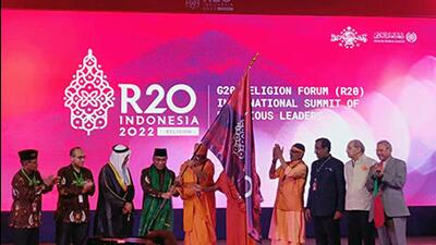 For religious leaders to play an influen-tial role in making us realise we are all part of one great unity, they must stand together and differ because their beliefs are different (ANI) For religious leaders to play an influen-tial role in making us realise we are all part of one great unity, they must stand together and differ because their beliefs are different (ANI)