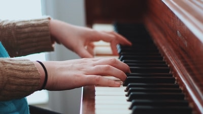 Playing piano boosts brain processing power and helps lift blues: Study (Unsplash) Playing piano boosts brain processing power and helps lift blues: Study (Unsplash)