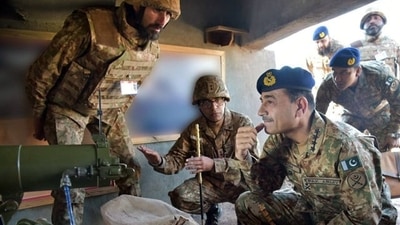 Pakistan Army chief General Syed Asim Munir visited frontline troops in Rakhchikri Sector. (Source: ISPR) Pakistan Army chief General Syed Asim Munir visited frontline troops in Rakhchikri Sector. (Source: ISPR)
